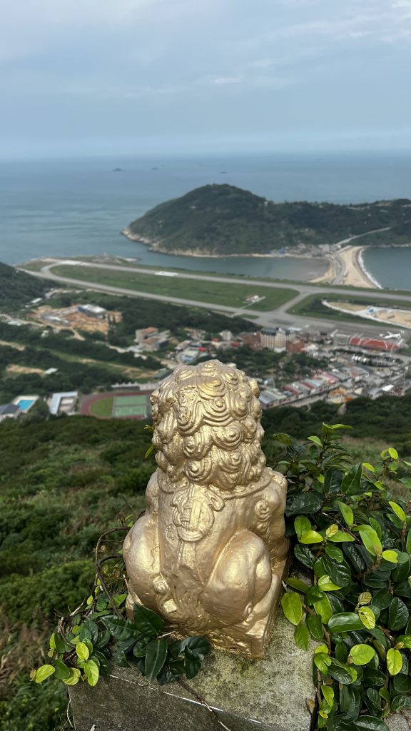 獅子踩繡球